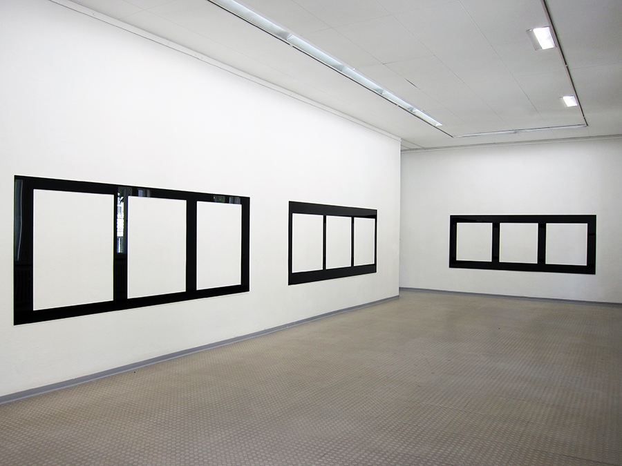 Städtische Galerie Gelsenkirchen. Reflective Editor: 3 x 3 rectangular vertical holes and 1 x 3 rectangular horizontal holes, parallel pattern, 2005